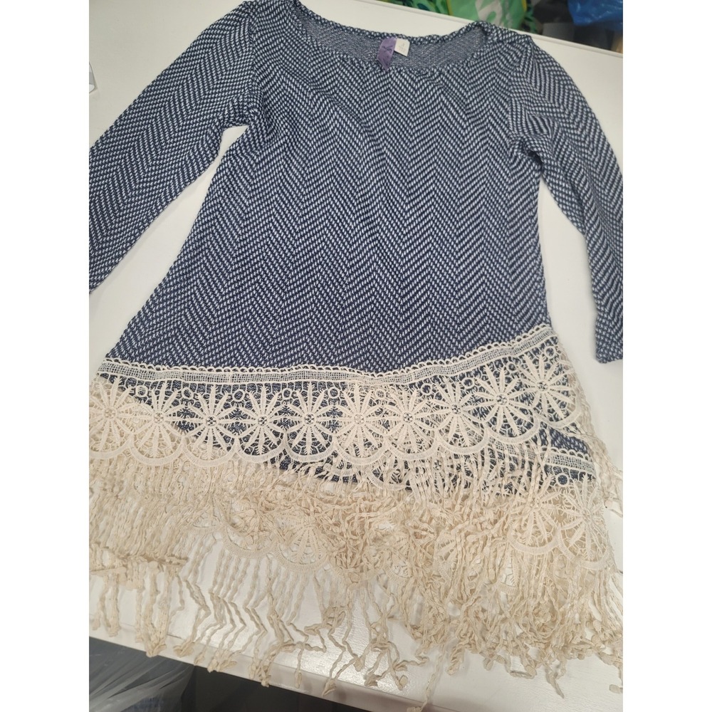 Alya Boho Crochet Lace Fringe Top Long Sleeve Blue Chevron Women's Sz Small